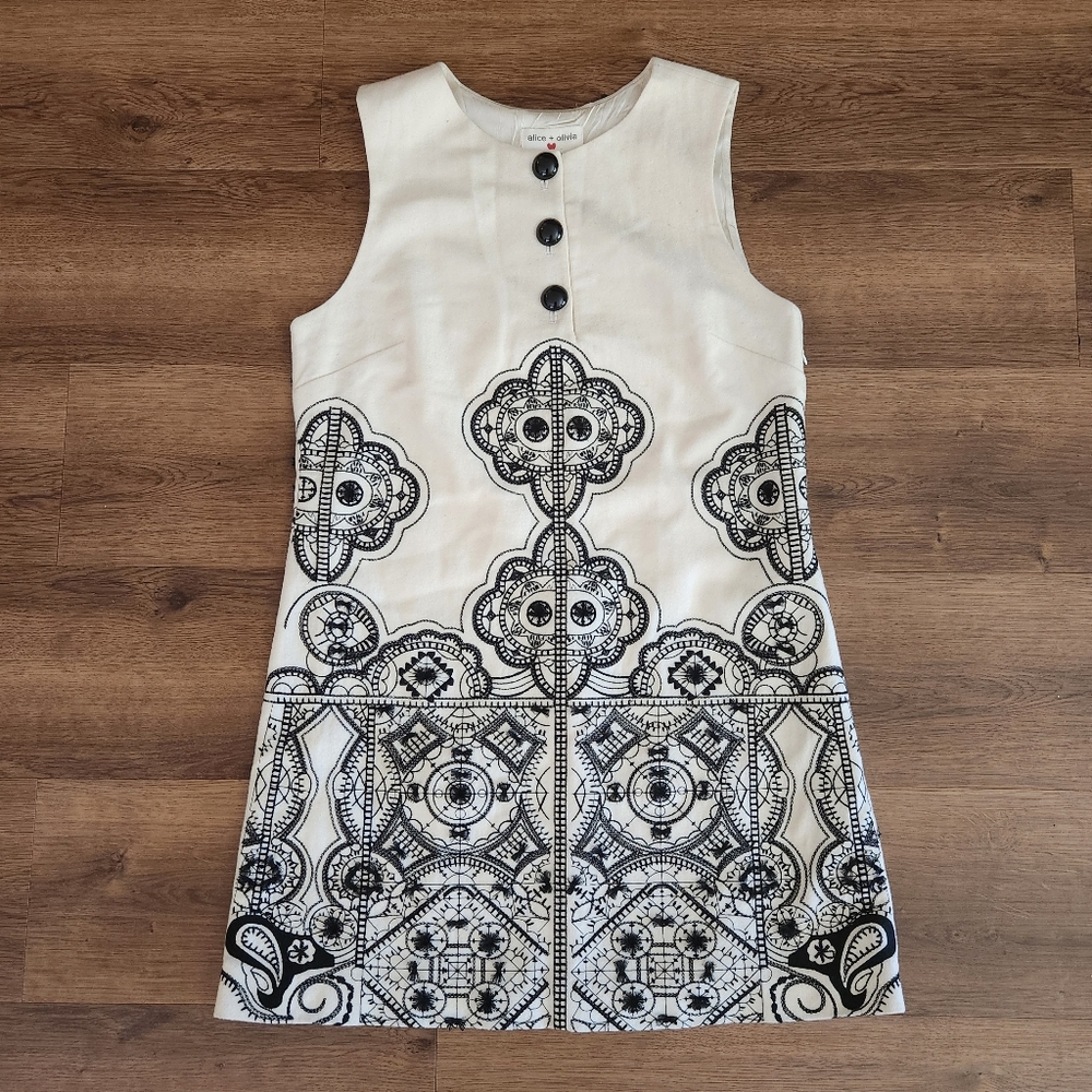 Alice + Olivia White Sleeveless Shift Dress with Black Embroidered Pattern
